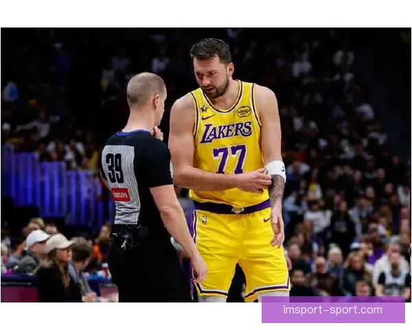 庄神比赛做开枪手势遭联盟重罚两万五美元事件持续引发舆论关注